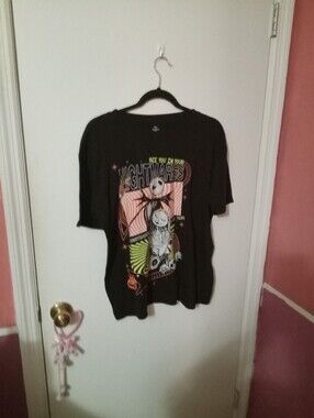 Women's Size L Disney Nightmare Before Christmas Jack & Sally Graphic Tshirt